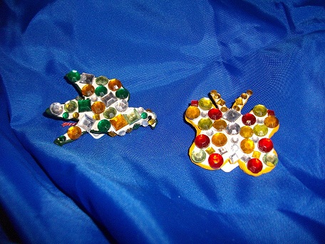 BROCHES MULTICOLORES L'UNE